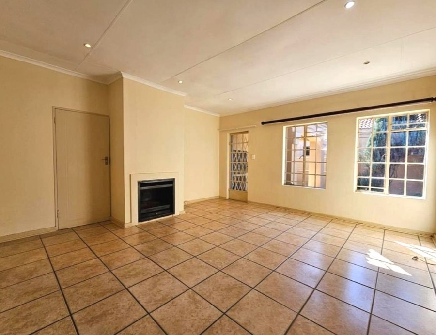 3 Bedroom Property for Sale in Kannoniers Park North West